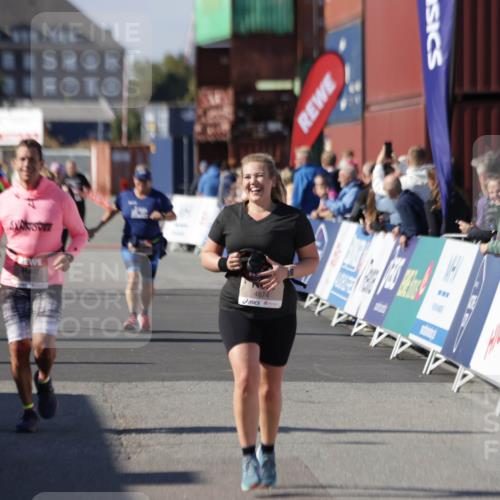 03.10.2025 - Köhlbrandbrückenlauf Jannik Wohlers http://msf.ph/oto/9118125 03.10.2025 13:34:15 Ziel 4438, 4674, 5207, 5221, 5593, 6095, 6574 meine-sportfotos.de