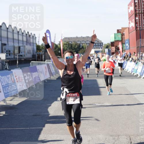 03.10.2025 - Köhlbrandbrückenlauf Jannik Wohlers http://msf.ph/oto/9118126 03.10.2025 13:03:23 Ziel 4085, 4208, 4225, 4268, 4283, 4300, 4454, 4856, 5048, 5063, 6207, 6279, 6612, 6632, 6722, 6784 meine-sportfotos.de