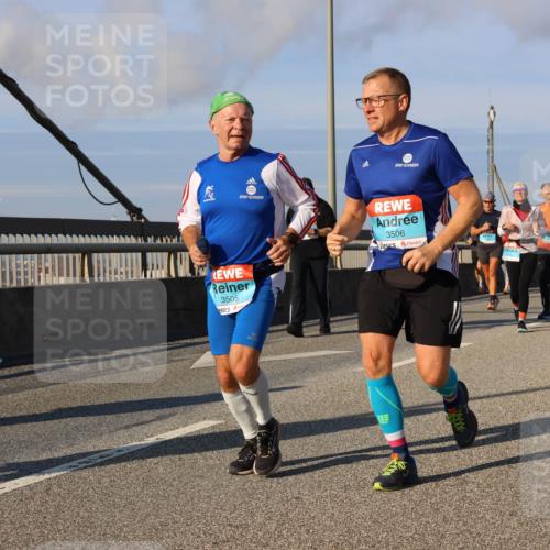 03.10.2025 - Köhlbrandbrückenlauf Strokosch-Dieckow http://msf.ph/oto/9118145 03.10.2025 09:52:10 Position 2 3506, 3505 meine-sportfotos.de