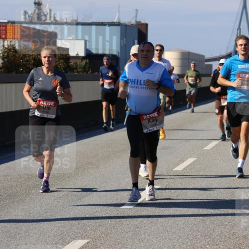 03.10.2025 - Köhlbrandbrückenlauf Strokosch-Dieckow http://msf.ph/oto/9118146 03.10.2025 12:54:15 Position 3 4196, 6372, 5352 meine-sportfotos.de