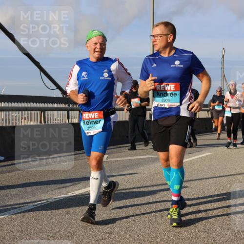 03.10.2025 - Köhlbrandbrückenlauf Strokosch-Dieckow http://msf.ph/oto/9118155 03.10.2025 09:52:11 Position 2 3505, 3506 meine-sportfotos.de