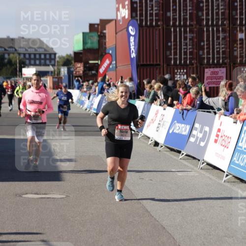 03.10.2025 - Köhlbrandbrückenlauf Jannik Wohlers http://msf.ph/oto/9118171 03.10.2025 13:34:16 Ziel 4438, 4674, 5207, 5221, 5593, 6095, 6574 meine-sportfotos.de