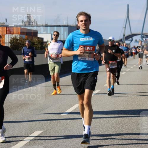 03.10.2025 - Köhlbrandbrückenlauf Strokosch-Dieckow http://msf.ph/oto/9118173 03.10.2025 12:54:18 Position 3 5352, 6572, 6372 meine-sportfotos.de