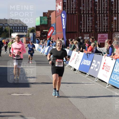 03.10.2025 - Köhlbrandbrückenlauf Jannik Wohlers http://msf.ph/oto/9118174 03.10.2025 13:34:17 Ziel 4674, 5207, 5221, 5593, 6095, 6574 meine-sportfotos.de