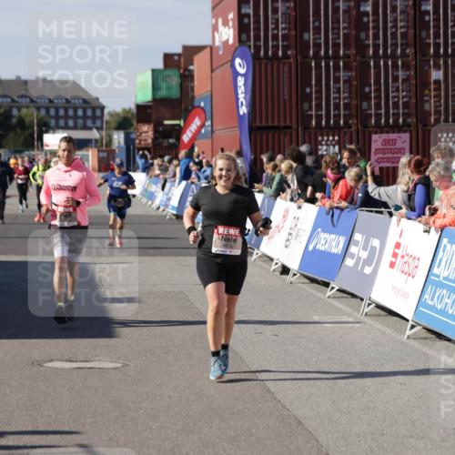 03.10.2025 - Köhlbrandbrückenlauf Jannik Wohlers http://msf.ph/oto/9118180 03.10.2025 13:34:17 Ziel 4674, 5207, 5221, 5593, 6095, 6574 meine-sportfotos.de