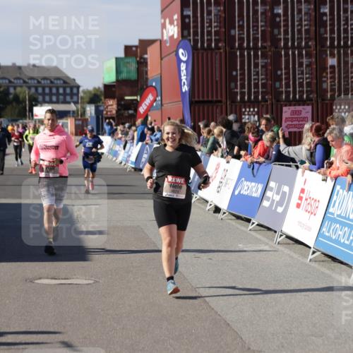 03.10.2025 - Köhlbrandbrückenlauf Jannik Wohlers http://msf.ph/oto/9118187 03.10.2025 13:34:17 Ziel 4674, 5207, 5221, 5593, 6095, 6574 meine-sportfotos.de