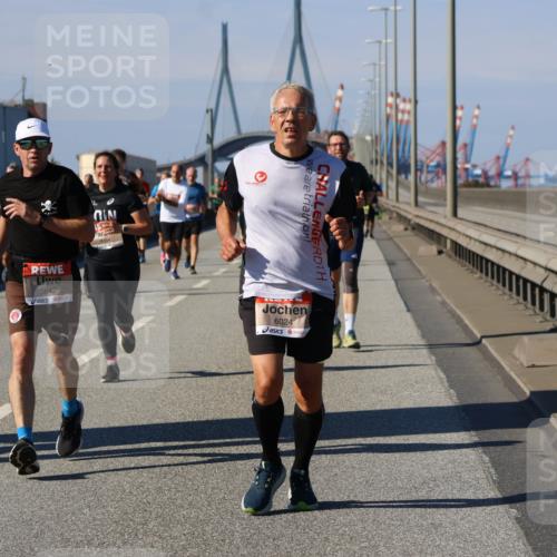 03.10.2025 - Köhlbrandbrückenlauf Strokosch-Dieckow http://msf.ph/oto/9118193 03.10.2025 12:54:21 Position 3 5842, 6024 meine-sportfotos.de