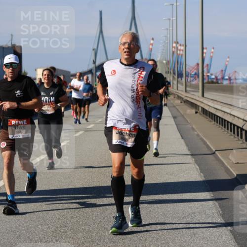 03.10.2025 - Köhlbrandbrückenlauf Strokosch-Dieckow http://msf.ph/oto/9118198 03.10.2025 12:54:21 Position 3 72 meine-sportfotos.de