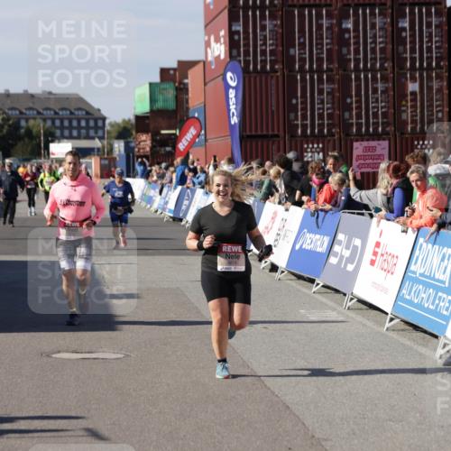 03.10.2025 - Köhlbrandbrückenlauf Jannik Wohlers http://msf.ph/oto/9118201 03.10.2025 13:34:17 Ziel 4674, 5207, 5221, 5593, 6095, 6574 meine-sportfotos.de
