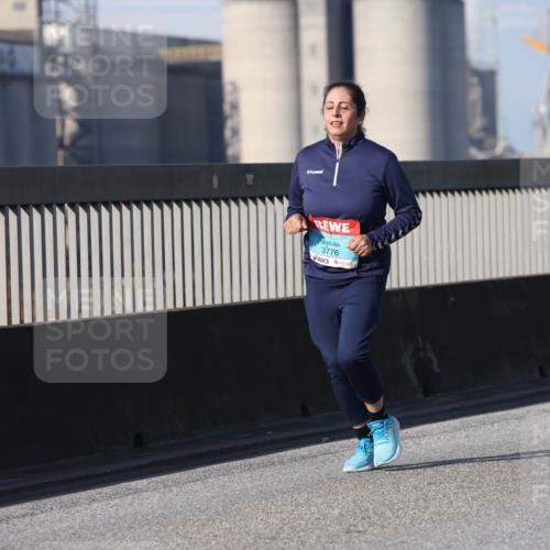 03.10.2025 - Köhlbrandbrückenlauf Lena Gebhardt http://msf.ph/oto/9118203 03.10.2025 10:24:51 Position 2 3776 meine-sportfotos.de