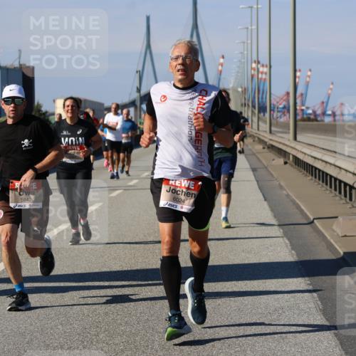 03.10.2025 - Köhlbrandbrückenlauf Strokosch-Dieckow http://msf.ph/oto/9118204 03.10.2025 12:54:21 Position 3 5842, 6024 meine-sportfotos.de