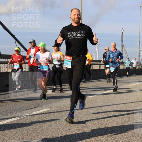 03.10.2025 - Köhlbrandbrückenlauf Strokosch-Dieckow http://msf.ph/oto/9118207 03.10.2025 09:52:17 Position 2 216, 23, 1785 meine-sportfotos.de