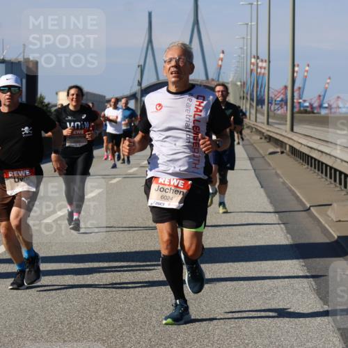 03.10.2025 - Köhlbrandbrückenlauf Strokosch-Dieckow http://msf.ph/oto/9118213 03.10.2025 12:54:21 Position 3 5842, 6024 meine-sportfotos.de