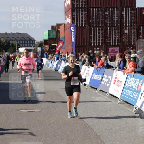 03.10.2025 - Köhlbrandbrückenlauf Jannik Wohlers http://msf.ph/oto/9118214 03.10.2025 13:34:17 Ziel 4674, 5207, 5221, 5593, 6095, 6574 meine-sportfotos.de