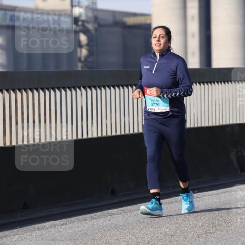 03.10.2025 - Köhlbrandbrückenlauf Lena Gebhardt http://msf.ph/oto/9118218 03.10.2025 10:24:51 Position 2 3776 meine-sportfotos.de