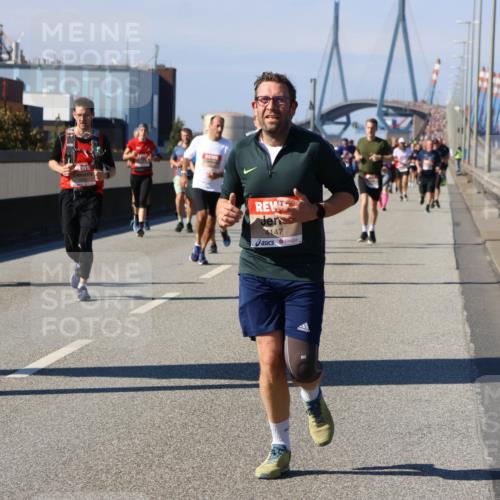 03.10.2025 - Köhlbrandbrückenlauf Strokosch-Dieckow http://msf.ph/oto/9118219 03.10.2025 12:54:25 Position 3 4147 meine-sportfotos.de
