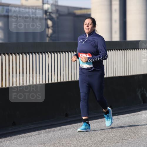 03.10.2025 - Köhlbrandbrückenlauf Lena Gebhardt http://msf.ph/oto/9118238 03.10.2025 10:24:52 Position 2 3776 meine-sportfotos.de