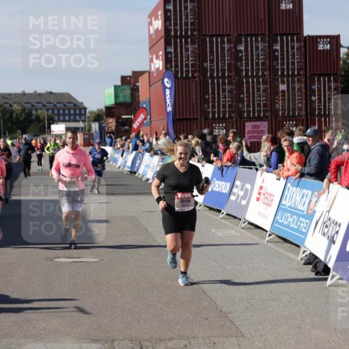 03.10.2025 - Köhlbrandbrückenlauf Jannik Wohlers http://msf.ph/oto/9118241 03.10.2025 13:34:17 Ziel 4674, 5207, 5221, 5593, 6095, 6574 meine-sportfotos.de