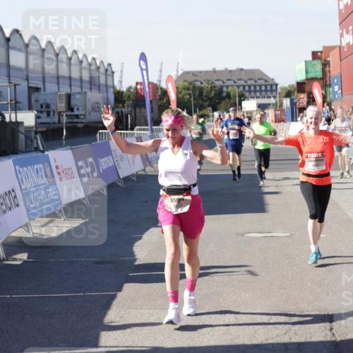 03.10.2025 - Köhlbrandbrückenlauf Jannik Wohlers http://msf.ph/oto/9118246 03.10.2025 13:03:25 Ziel 4208, 4225, 4252, 4268, 4283, 4300, 4454, 4856, 5048, 5063, 6194, 6207, 6279, 6612, 6632 meine-sportfotos.de