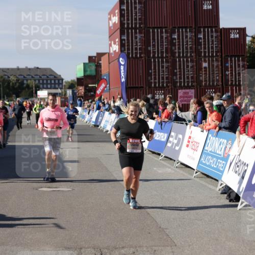03.10.2025 - Köhlbrandbrückenlauf Jannik Wohlers http://msf.ph/oto/9118250 03.10.2025 13:34:17 Ziel 4674, 5207, 5221, 5593, 6095, 6574 meine-sportfotos.de