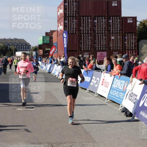 03.10.2025 - Köhlbrandbrückenlauf Jannik Wohlers http://msf.ph/oto/9118264 03.10.2025 13:34:17 Ziel 4674, 5207, 5221, 5593, 6095, 6574 meine-sportfotos.de