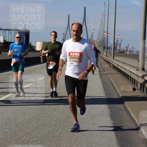 03.10.2025 - Köhlbrandbrückenlauf Strokosch-Dieckow http://msf.ph/oto/9118268 03.10.2025 12:54:32 Position 3 4412, 4386 meine-sportfotos.de