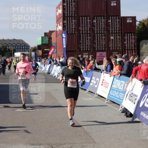 03.10.2025 - Köhlbrandbrückenlauf Jannik Wohlers http://msf.ph/oto/9118269 03.10.2025 13:34:17 Ziel 4674, 5207, 5221, 5593, 6095, 6574 meine-sportfotos.de