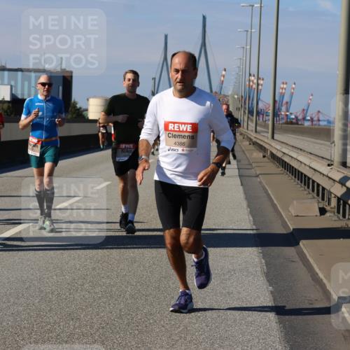 03.10.2025 - Köhlbrandbrückenlauf Strokosch-Dieckow http://msf.ph/oto/9118272 03.10.2025 12:54:32 Position 3 4412, 4614, 4386 meine-sportfotos.de