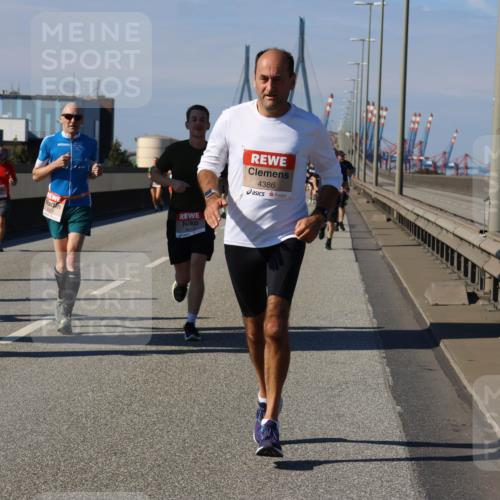 03.10.2025 - Köhlbrandbrückenlauf Strokosch-Dieckow http://msf.ph/oto/9118282 03.10.2025 12:54:32 Position 3 4412, 4386 meine-sportfotos.de