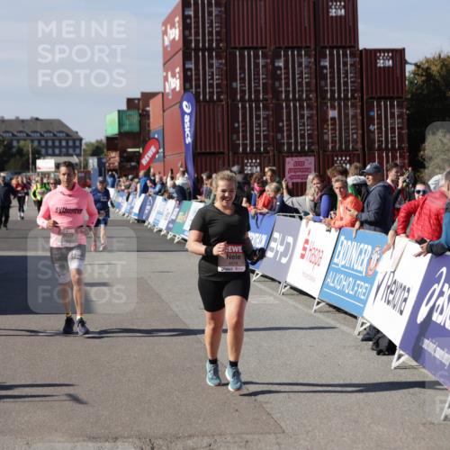 03.10.2025 - Köhlbrandbrückenlauf Jannik Wohlers http://msf.ph/oto/9118293 03.10.2025 13:34:18 Ziel 4674, 5207, 5221, 5437, 5593, 5693, 5695, 6095, 6574 meine-sportfotos.de