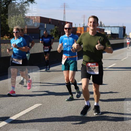 03.10.2025 - Köhlbrandbrückenlauf Strokosch-Dieckow http://msf.ph/oto/9118295 03.10.2025 12:54:35 Position 3 4412, 753, 4614 meine-sportfotos.de