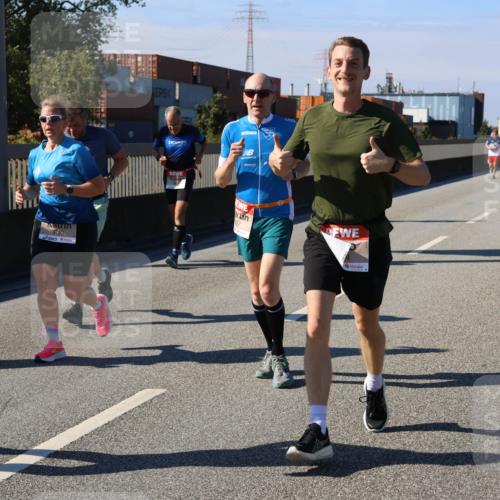 03.10.2025 - Köhlbrandbrückenlauf Strokosch-Dieckow http://msf.ph/oto/9118300 03.10.2025 12:54:35 Position 3 2, 5753 meine-sportfotos.de