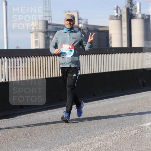 03.10.2025 - Köhlbrandbrückenlauf Lena Gebhardt http://msf.ph/oto/9118303 03.10.2025 10:24:54 Position 2 3776, 2692 meine-sportfotos.de