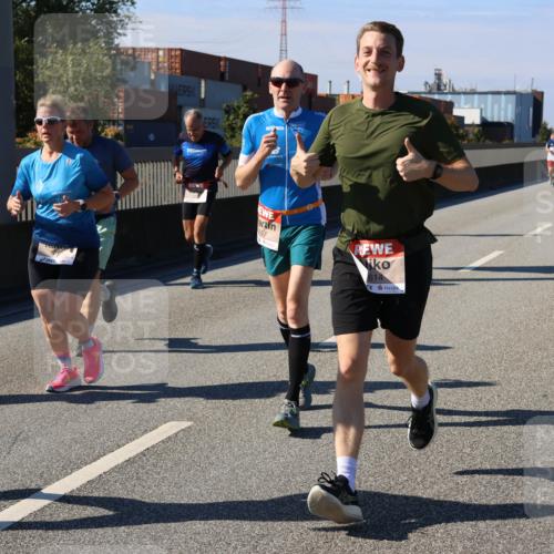03.10.2025 - Köhlbrandbrückenlauf Strokosch-Dieckow http://msf.ph/oto/9118304 03.10.2025 12:54:35 Position 3 697, 614 meine-sportfotos.de