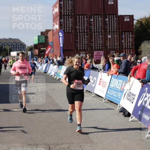 03.10.2025 - Köhlbrandbrückenlauf Jannik Wohlers http://msf.ph/oto/9118307 03.10.2025 13:34:18 Ziel 4674, 5207, 5221, 5437, 5593, 5693, 5695, 6095, 6574 meine-sportfotos.de