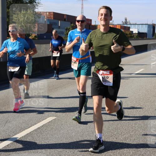 03.10.2025 - Köhlbrandbrückenlauf Strokosch-Dieckow http://msf.ph/oto/9118310 03.10.2025 12:54:35 Position 3 913 meine-sportfotos.de
