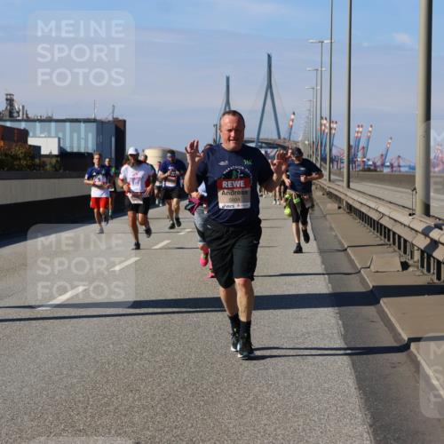03.10.2025 - Köhlbrandbrückenlauf Strokosch-Dieckow http://msf.ph/oto/9118322 03.10.2025 12:54:38 Position 3 361, 5804 meine-sportfotos.de