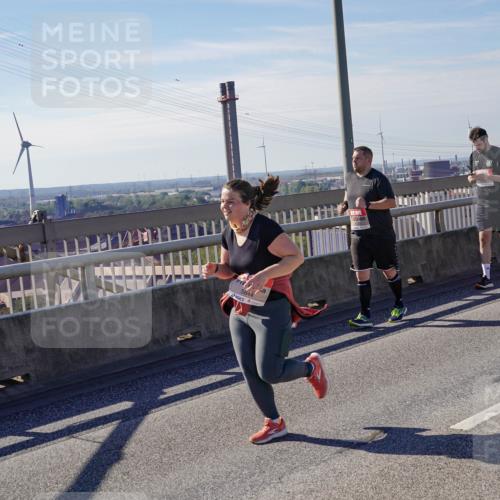 03.10.2025 - Köhlbrandbrückenlauf Michael Burmester http://msf.ph/oto/9118326 03.10.2025 12:59:38 Position 2  meine-sportfotos.de
