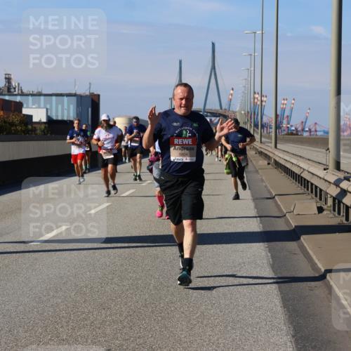 03.10.2025 - Köhlbrandbrückenlauf Strokosch-Dieckow http://msf.ph/oto/9118330 03.10.2025 12:54:39 Position 3 361, 5804 meine-sportfotos.de