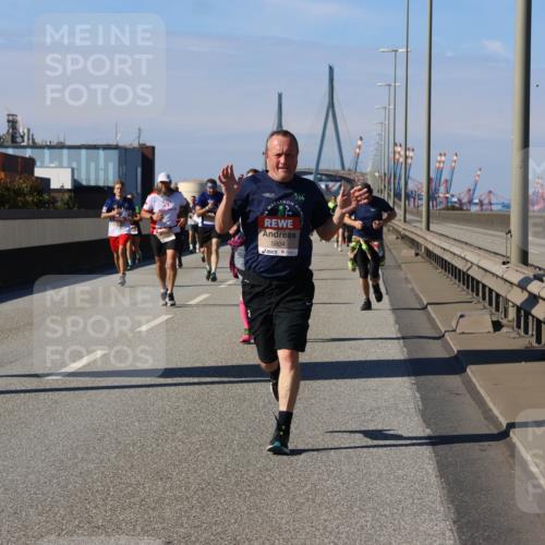 03.10.2025 - Köhlbrandbrückenlauf Strokosch-Dieckow http://msf.ph/oto/9118336 03.10.2025 12:54:39 Position 3 5804, 361 meine-sportfotos.de