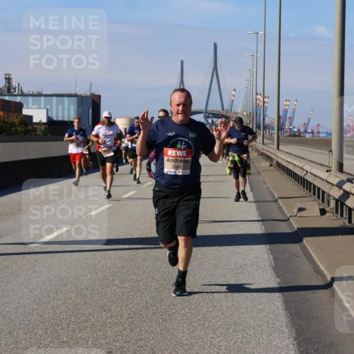 03.10.2025 - Köhlbrandbrückenlauf Strokosch-Dieckow http://msf.ph/oto/9118338 03.10.2025 12:54:39 Position 3 361, 5804 meine-sportfotos.de