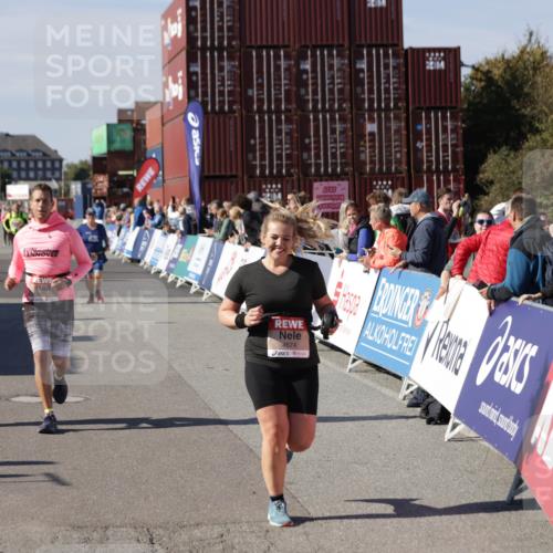 03.10.2025 - Köhlbrandbrückenlauf Jannik Wohlers http://msf.ph/oto/9118345 03.10.2025 13:34:18 Ziel 4674, 5207, 5221, 5437, 5593, 5693, 5695, 6095, 6574 meine-sportfotos.de