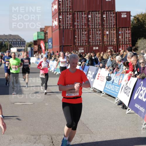 03.10.2025 - Köhlbrandbrückenlauf Jannik Wohlers http://msf.ph/oto/9118347 03.10.2025 13:03:26 Ziel 4208, 4214, 4225, 4252, 4268, 4283, 4300, 4454, 4856, 5063, 5707, 6194, 6207, 6279, 6612, 6632 meine-sportfotos.de