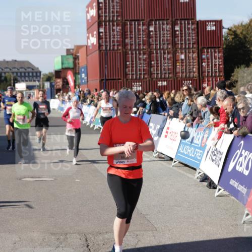 03.10.2025 - Köhlbrandbrückenlauf Jannik Wohlers http://msf.ph/oto/9118351 03.10.2025 13:03:26 Ziel 4208, 4214, 4225, 4252, 4268, 4283, 4300, 4454, 4856, 5063, 5707, 6194, 6207, 6279, 6612, 6632 meine-sportfotos.de