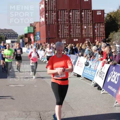 03.10.2025 - Köhlbrandbrückenlauf Jannik Wohlers http://msf.ph/oto/9118355 03.10.2025 13:03:26 Ziel 4208, 4214, 4225, 4252, 4268, 4283, 4300, 4454, 4856, 5063, 5707, 6194, 6207, 6279, 6612, 6632 meine-sportfotos.de