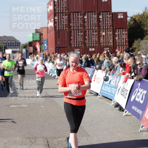 03.10.2025 - Köhlbrandbrückenlauf Jannik Wohlers http://msf.ph/oto/9118359 03.10.2025 13:03:27 Ziel 4208, 4214, 4225, 4252, 4268, 4283, 4300, 4454, 4507, 5063, 5707, 6194, 6207, 6612, 6632 meine-sportfotos.de