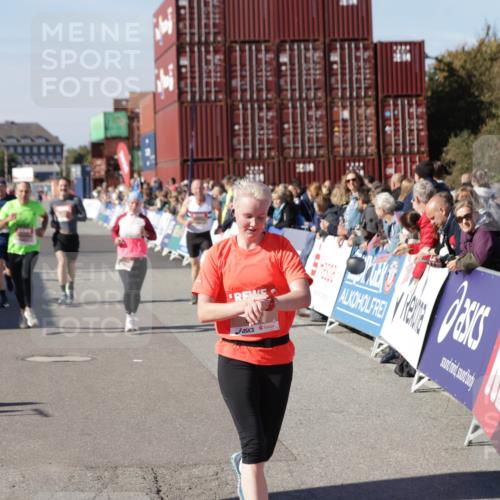03.10.2025 - Köhlbrandbrückenlauf Jannik Wohlers http://msf.ph/oto/9118362 03.10.2025 13:03:27 Ziel 4208, 4214, 4225, 4252, 4268, 4283, 4300, 4454, 4507, 5063, 5707, 6194, 6207, 6612, 6632 meine-sportfotos.de