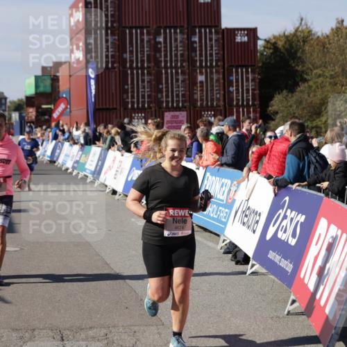 03.10.2025 - Köhlbrandbrückenlauf Jannik Wohlers http://msf.ph/oto/9118368 03.10.2025 13:34:18 Ziel 4674, 5207, 5221, 5437, 5593, 5693, 5695, 6095, 6574 meine-sportfotos.de