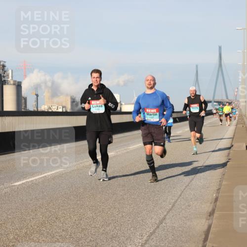03.10.2025 - Köhlbrandbrückenlauf Lena Gebhardt http://msf.ph/oto/9118369 03.10.2025 09:44:45 Position 2 1122, 1157 meine-sportfotos.de