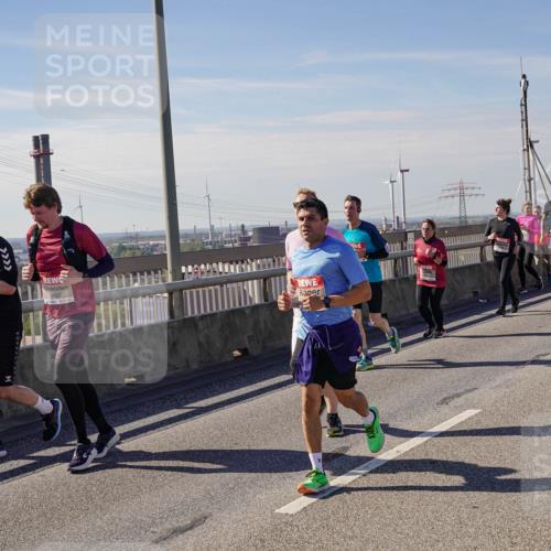 03.10.2025 - Köhlbrandbrückenlauf Michael Burmester http://msf.ph/oto/9118370 03.10.2025 12:59:40 Position 2 4823 meine-sportfotos.de